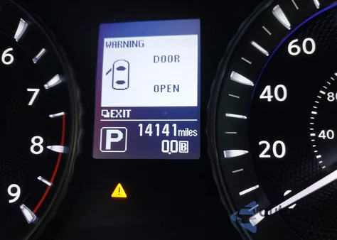 2016 Infiniti Q70 3.7 из США, поврежденный, VIN JN1BY1AP8GM220351